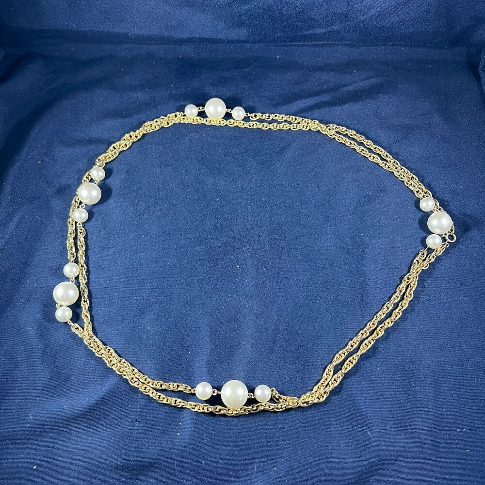 Gold Tone Faux Pearl Station Necklace Elegant Vintage Style Jewelry